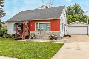 1303 Faust Ave, Oshkosh, WI 54902 - Photo 1