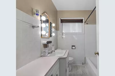 1412 W 9th Avenue, Oshkosh, WI 54902 - Photo 13