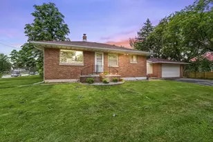 1412 W 9th Ave, Oshkosh, WI 54902 - Photo 3