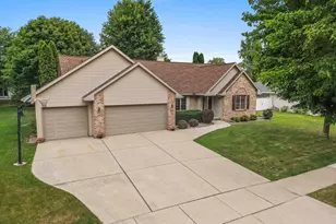 1809 Saddlebrook Ln, De Pere, WI 54115 - Photo 3