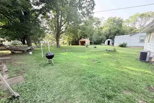 802 10th St, Waupaca, WI 54981 - Photo 7