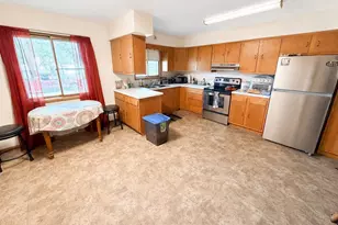 802 10th St, Waupaca, WI 54981 - Photo 9
