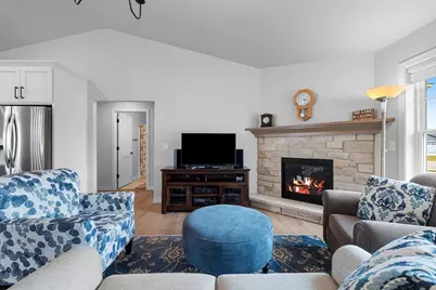 869 Joeanna Way, Pulaski, WI 54162 - Photo 3