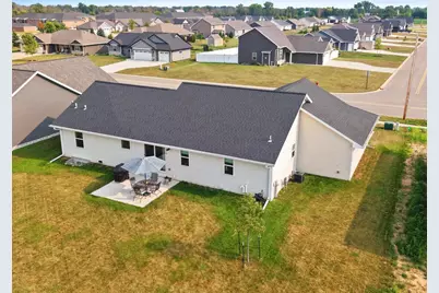 869 Joeanna Way, Pulaski, WI 54162 - Photo 23