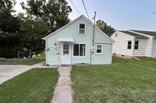 124 W 13th St, Kaukauna, WI 54130 - Photo 3