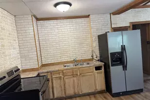 415 E Main St, Mishicot, WI 54228 - Photo 11