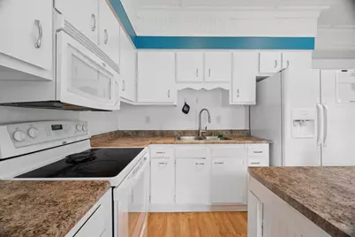 1215 Grand Street, Oshkosh, WI 54901 - Photo 11