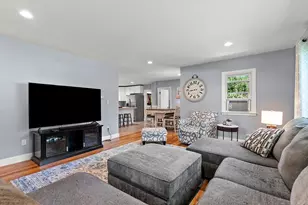 1565 Riverside Dr, Suamico, WI 54173 - Photo 9