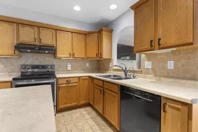 1325 S Westhaven Drive, Oshkosh, WI 54904 - Photo 15