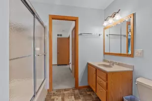 1325 S Westhaven Dr, Oshkosh, WI 54904 - Photo 43