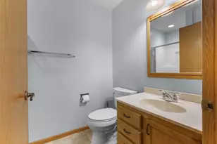 1325 S Westhaven Dr, Oshkosh, WI 54904 - Photo 35