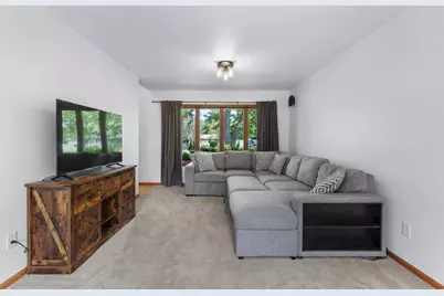 1325 S Westhaven Drive, Oshkosh, WI 54904 - Photo 9