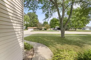 1325 S Westhaven Dr, Oshkosh, WI 54904 - Photo 59