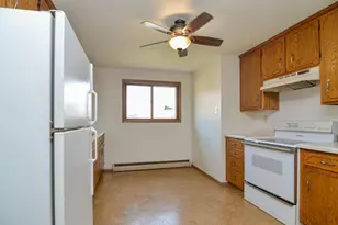 1666 Victoria Ct, Green Bay, WI 54302 - Photo 5