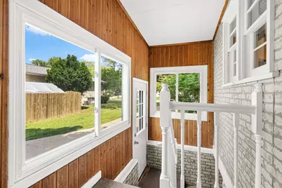 1427 Oak Street, Oshkosh, WI 54901 - Photo 7