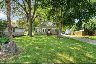 1427 Oak St, Oshkosh, WI 54901 - Photo 1