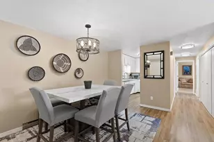 1043 Marvelle Ln, Green Bay, WI 54304 - Photo 11