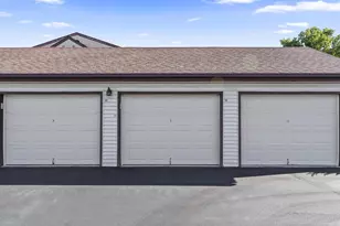 1043 Marvelle Ln, Green Bay, WI 54304 - Photo 41