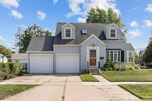 615 W Bent Ave, Oshkosh, WI 54901 - Photo 1