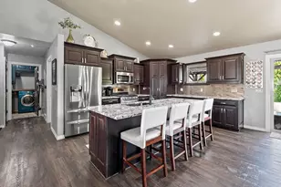 3182 Primrose Ln, Green Bay, WI 54313 - Photo 13