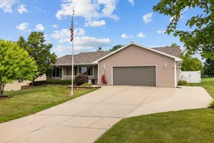 2181 Bufflehead Ln, Green Bay, WI 54311 - Photo 1