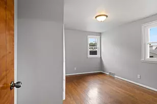 991 Suburban Dr, De Pere, WI 54115 - Photo 13