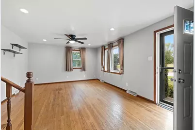 991 Suburban Drive, De Pere, WI 54115 - Photo 7