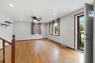 991 Suburban Dr, De Pere, WI 54115 - Photo 7