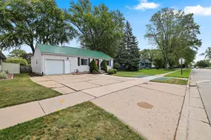 991 Suburban Dr, De Pere, WI 54115 - Photo 43