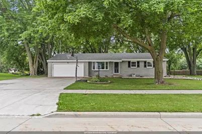 2899 W 9th Avenue, Oshkosh, WI 54904 - Photo 1