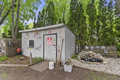 2899 W 9th Avenue, Oshkosh, WI 54904 - Photo 11