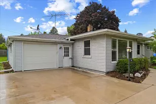 319 Parker Ave, Algoma, WI 54201 - Photo 3