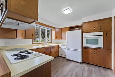 319 Parker Avenue, Algoma, WI 54201 - Photo 5
