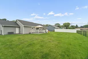 2406 Hendricks Ave, Kaukauna, WI 54130 - Photo 31