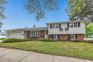 1383 Minahan St, Green Bay, WI 54304 - Photo 1