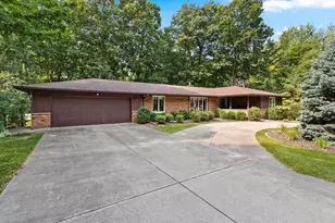 2450 Hillside Ln, Green Bay, WI 54302 - Photo 1
