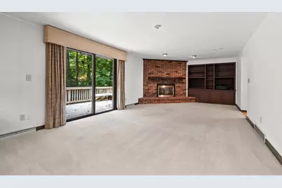 2450 Hillside Lane, Green Bay, WI 54302 - Photo 17