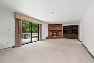 2450 Hillside Ln, Green Bay, WI 54302 - Photo 17