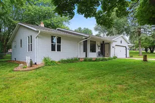 2925 Devroy Ln, Green Bay, WI 54313 - Photo 3