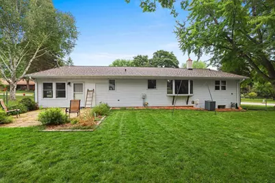 2925 Devroy Lane, Green Bay, WI 54313 - Photo 5
