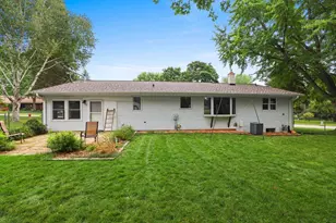 2925 Devroy Ln, Green Bay, WI 54313 - Photo 5