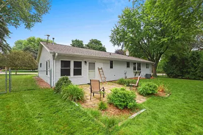 2925 Devroy Lane, Green Bay, WI 54313 - Photo 7