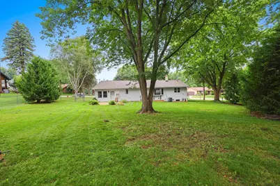 2925 Devroy Lane, Green Bay, WI 54313 - Photo 9
