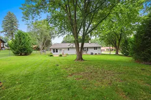 2925 Devroy Ln, Green Bay, WI 54313 - Photo 9