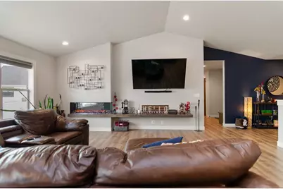 2559 Meyer Way, De Pere, WI 54115 - Photo 9