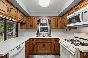 374 Skyline Blvd, Green Bay, WI 54302 - Photo 15