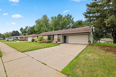 374 Skyline Boulevard, Green Bay, WI 54302 - Photo 5