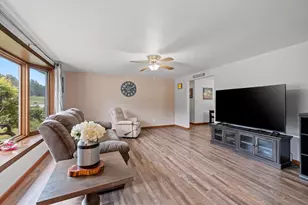 374 Skyline Blvd, Green Bay, WI 54302 - Photo 7