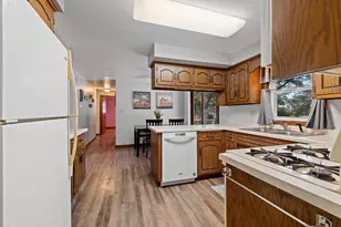 374 Skyline Blvd, Green Bay, WI 54302 - Photo 17
