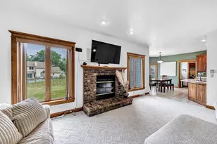 3174 Atlantis Dr, Green Bay, WI 54313 - Photo 5